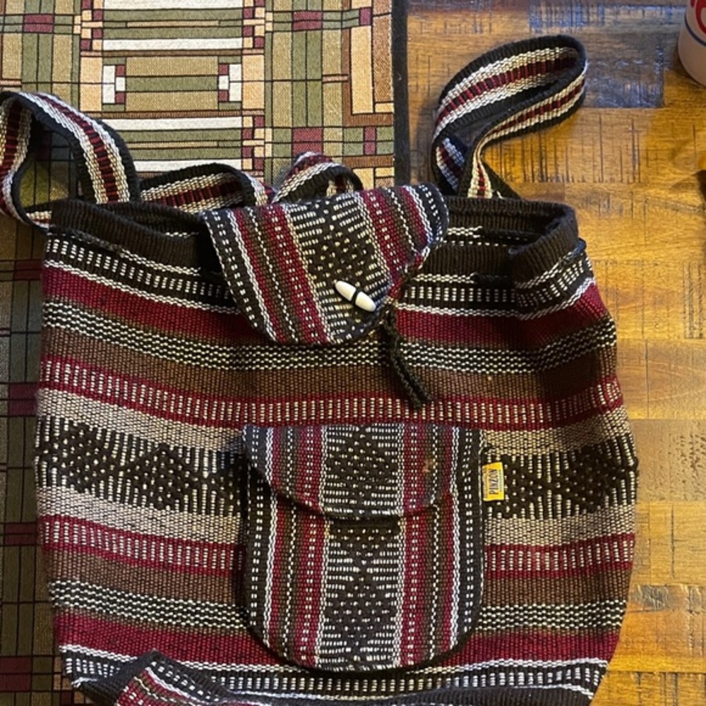 Pinzon Chic Striped Women's Backpack in Black and Red